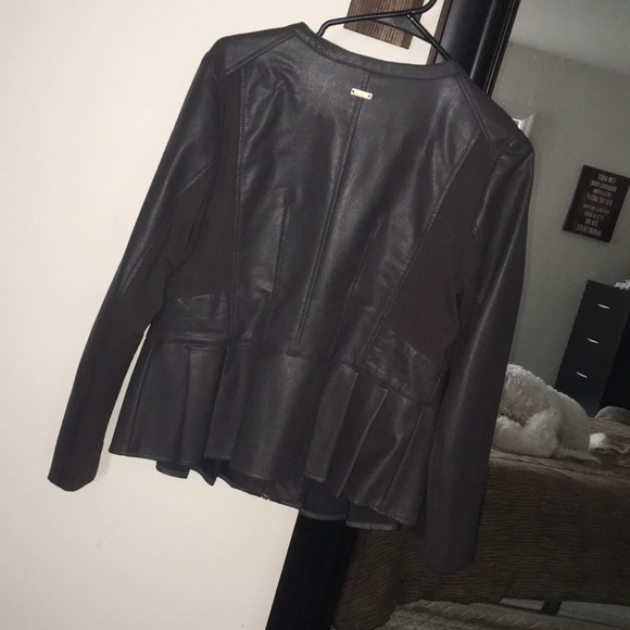 Leather jacket - Picture 2 of 11